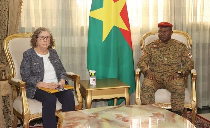 Coopération Burkina/Etats-Unis : Le Président du Faso échange avec l’Ambassadeur Sandra CLARK