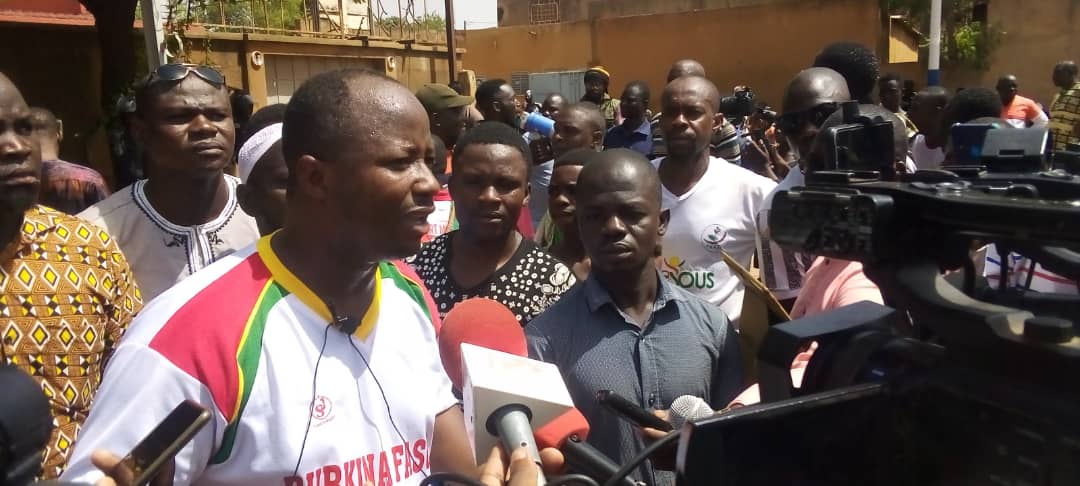 Burkina : Des manifestants empêchent Roch Kaboré de se rendre à Kossyam