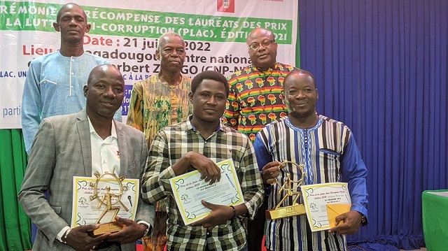 Prix de la lutte anti-corruption : Aimé Nabaloum de Le Reporter et Jean Baptiste Bouda de la RTB radio sont les lauréats