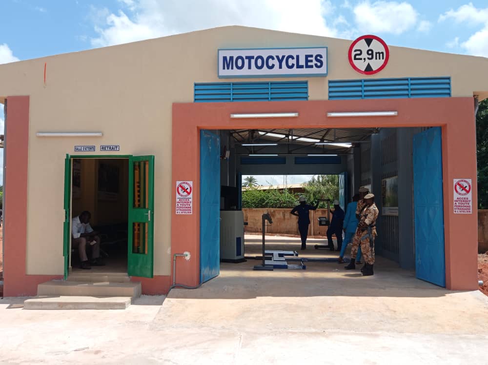 Sécurité routière au Burkina : Un nouveau hall de contrôle technique des motocycles inauguré à Bobo-Dioulasso