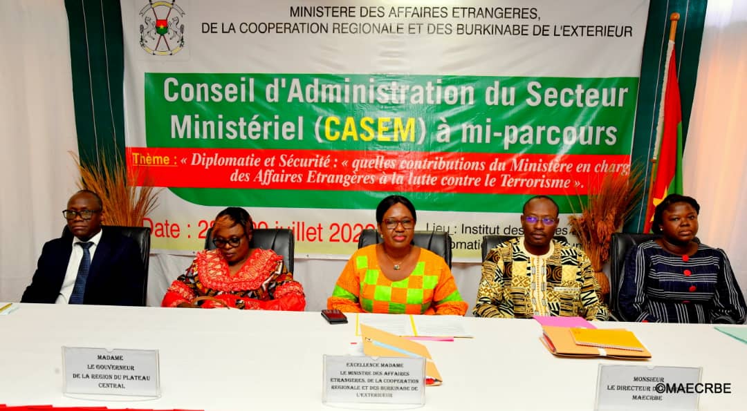 Lutte contre le terrorisme au Burkina : La contribution de la diplomatie au cœur du CASEM 2022