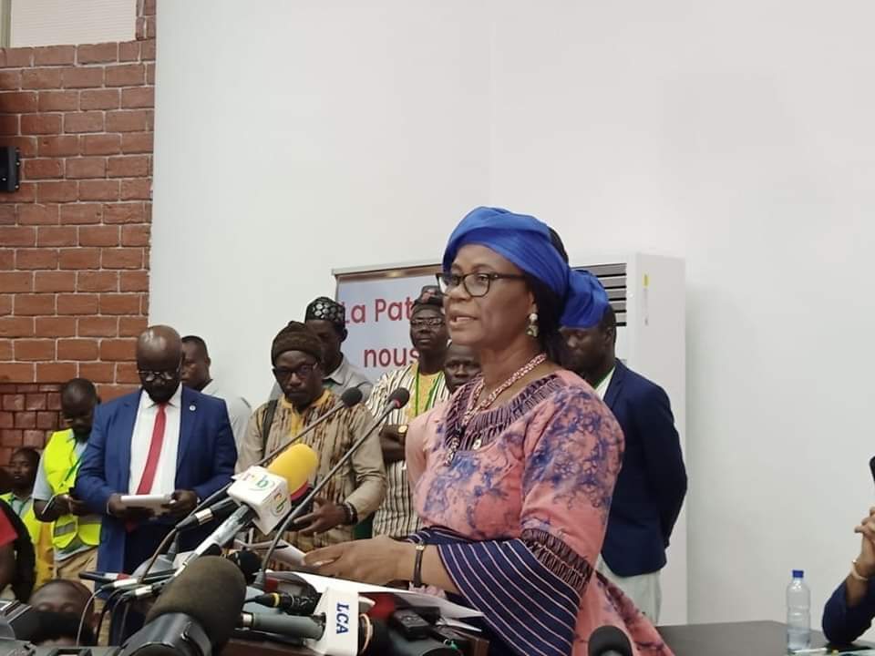 Situation nationale : L’ancien ministre, Rosine Coulibaly, fond en larmes