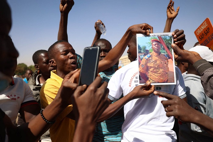 Opinion publique et vie politique au Burkina Faso : L’art de se tromper de débats, d’ennemis et de combats !