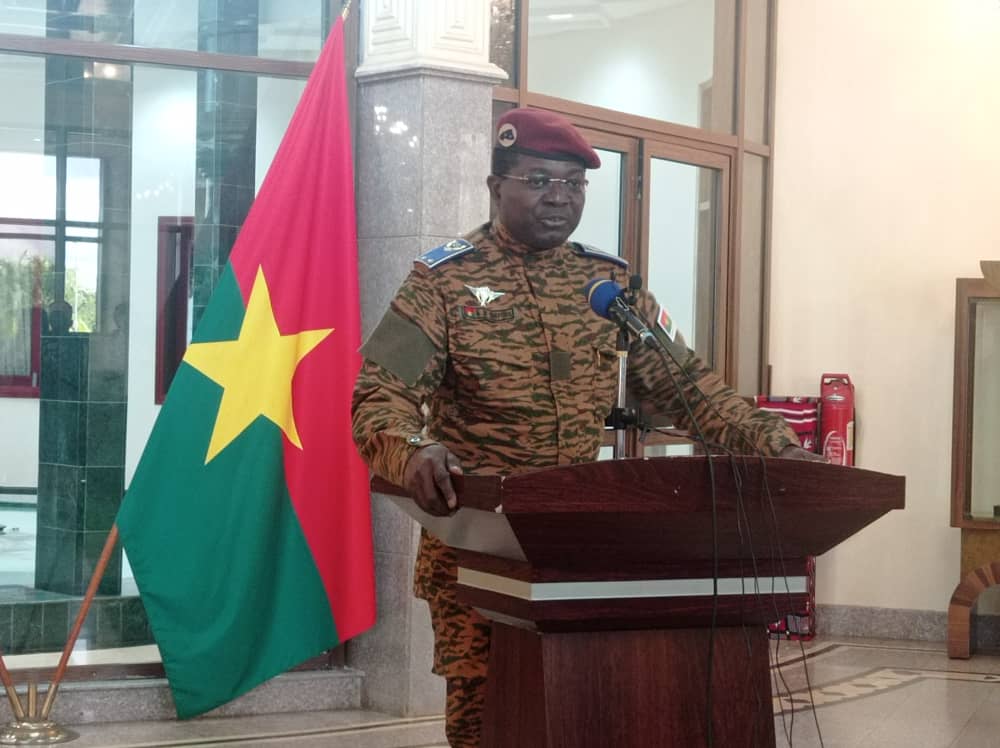 Lutte antiterroriste au Burkina : « Nous avons décidé de resserrer les rangs pour sécuriser le Liptako-Gourma », Barthélémy Simporé, ministre de la Défense,