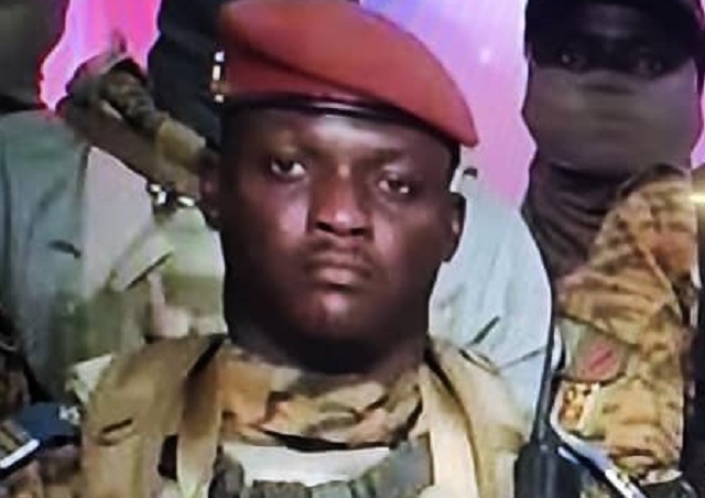 Burkina : « Nous n’allons pas affronter nos jeunes frères à cause d’un individu », lance le capitaine Ibrahim Traoré