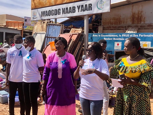 Lutte contre le cancer du col de l’utérus : Les commerçantes du marché de 10 yaar à Ouagadougou sensibilisées