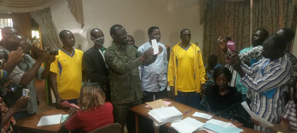 Burkina : « Désormais, les leaders politiques doivent être des chefs de guerre aux côtés des FDS », lance Me Sankara, enrôlé VDP