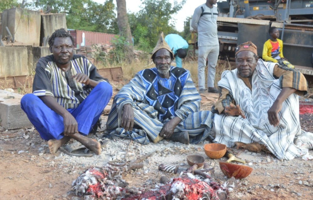 Ouagadougou : Le Sankuy naaba Koabga sacrifie au « Zilikr maongo »