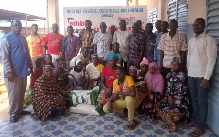 Dédougou : L’Alliance chrétienne offre des vivres et du matériel à 150 personnes déplacées