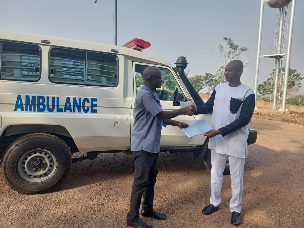 Sud-Ouest : La délégation spéciale régionale offre une ambulance au Centre hospitalier de Gaoua