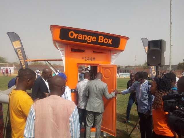 Orange Burkina : 400 nouveaux kiosques pour étendre le réseau de distribution et créer des emplois