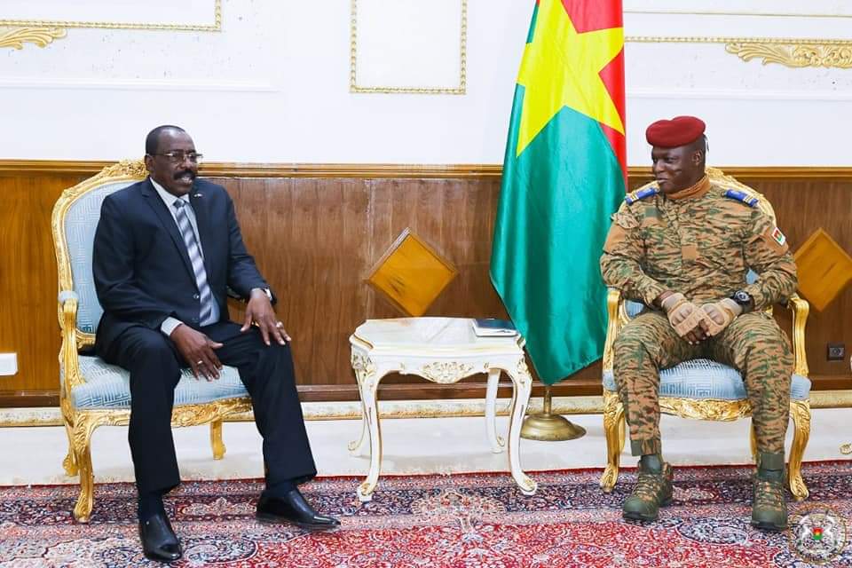 Lutte contre le terrorisme : Le Chef de l’Etat reçoit un messager de son homologue tchadien