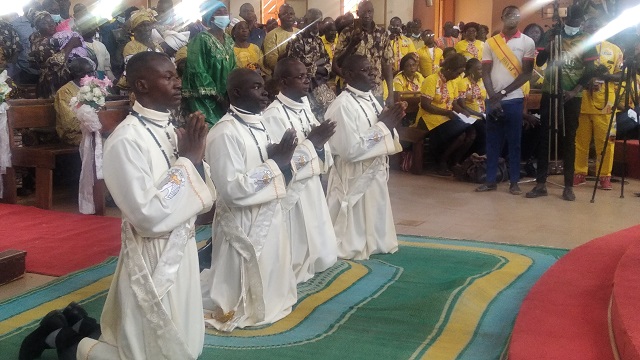 Société des missionnaires d’Afrique : Quatre nouveaux prêtres ordonnés à Ouagadougou