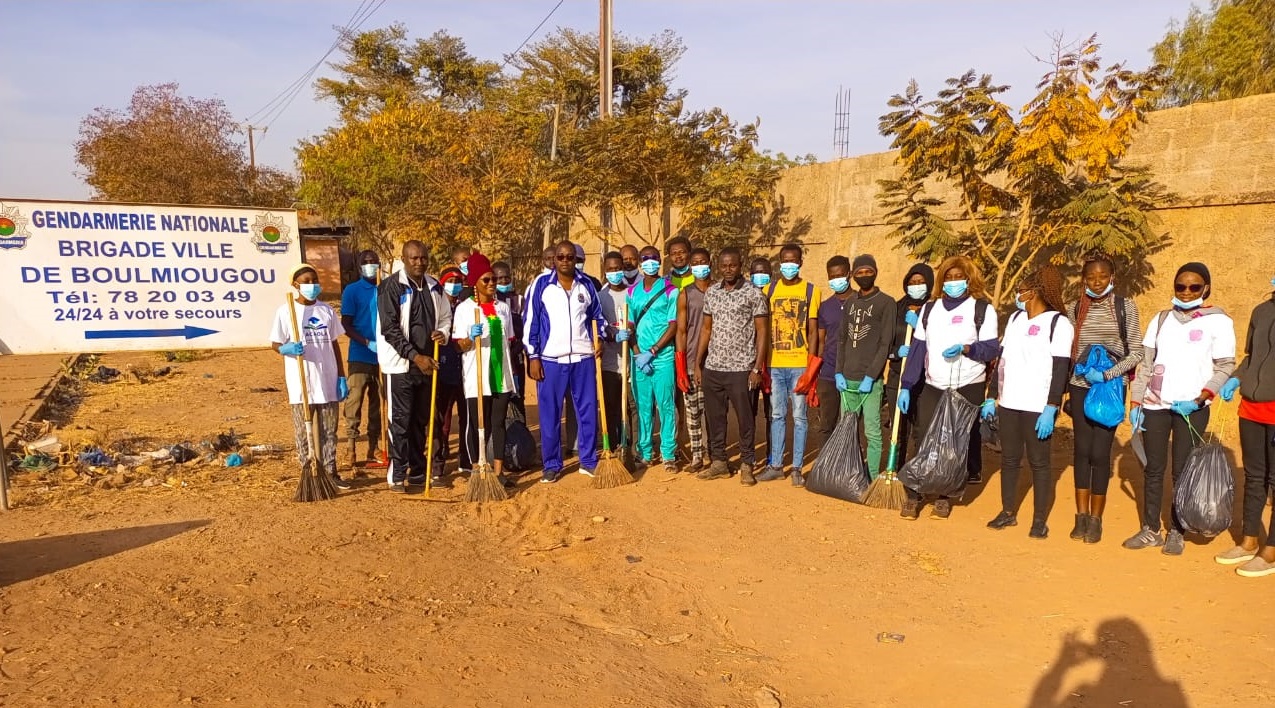 Gendarmerie de Boulmiougou : Eldaa Koama organise une opération de nettoyage à l’occasion de son anniversaire