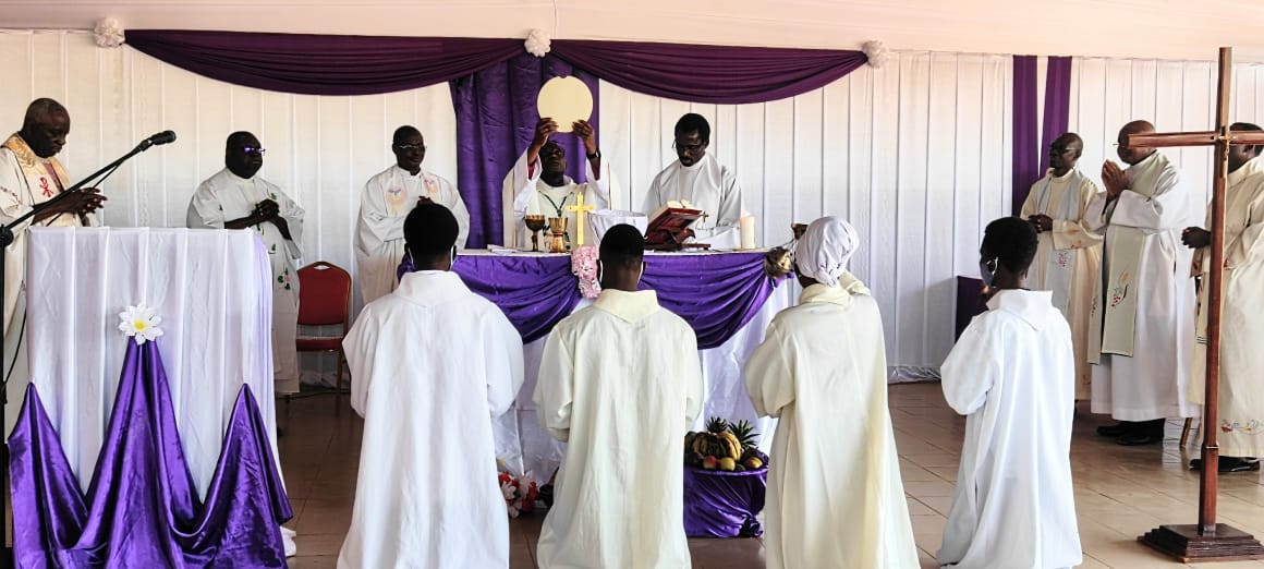Université Saint Thomas d’Aquin : Les étudiants célèbrent leur saint patron