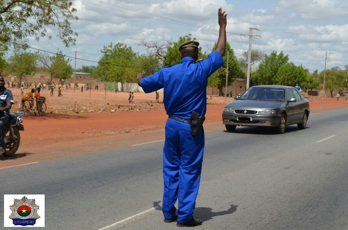 Burkina : Bravo à l’équipe de contrôle de gendarmerie à l’entrée de Koudougou !