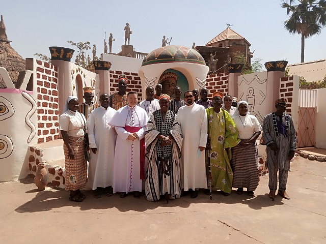 Audience : Le nonce apostolique au Burkina Faso reçu par Naaba Saga, chef d’Issouka