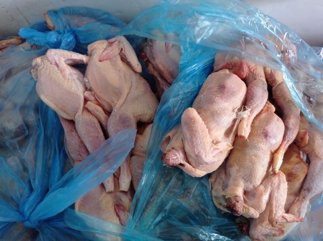 Lutte contre la fraude au Burkina : 750 poulets congelés saisis dans le quartier Gounghin de Ouagadougou