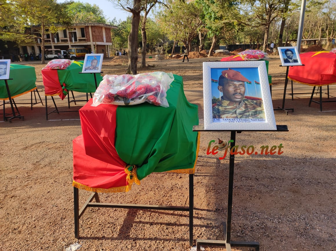 Burkina : Les restes de Thomas Sankara et ses compagnons d’infortune ré-inhumés à huis clos au Conseil de l’entente