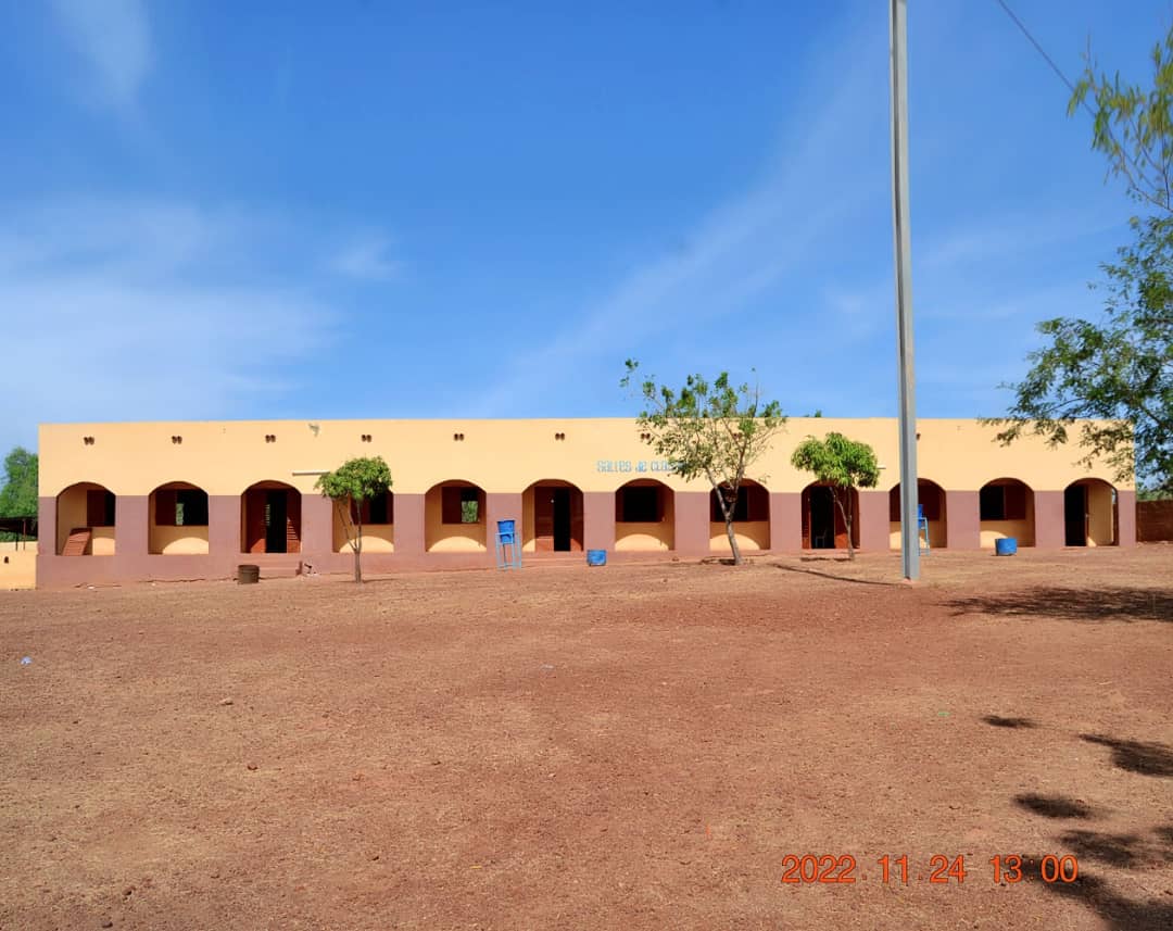 Burkina : La directrice de l’Institut Sainte Edwige offre un complexe scolaire au ministère de l’Éducation nationale