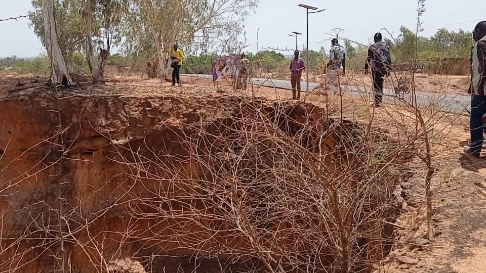 Carrière de sable de Borodougou : Une catastrophe environnementale qui menace la route nationale N°1 