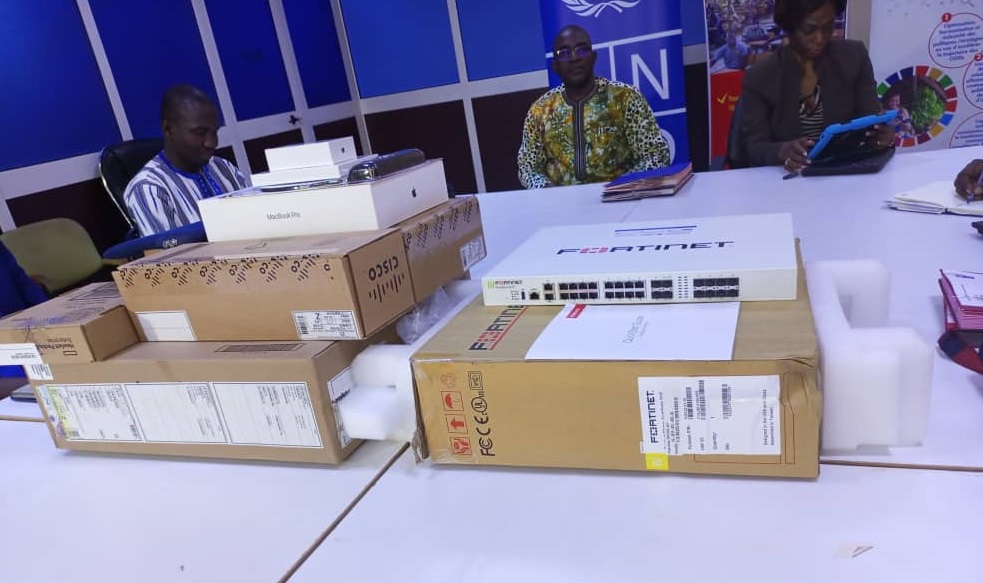 Burkina : Le PNUD offre du matériel informatique au ministère de la Fonction publique 