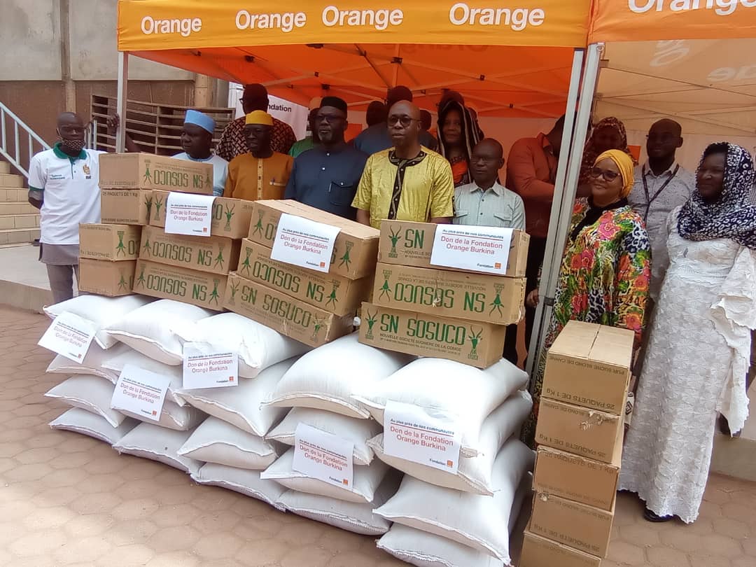 Ramadan 2023 : La Fondation Orange Burkina Faso offre des vivres aux communautés musulmanes 