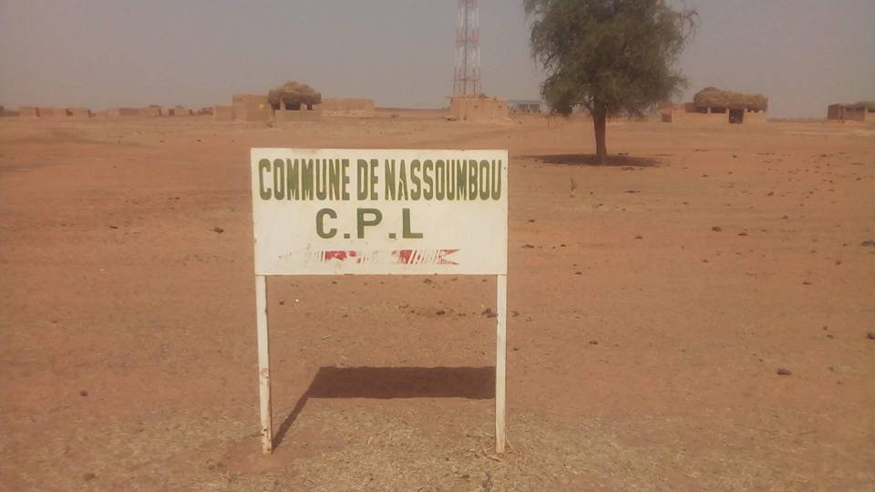 Burkina : Des pickups et des V8 bombardés à Nassoumbou