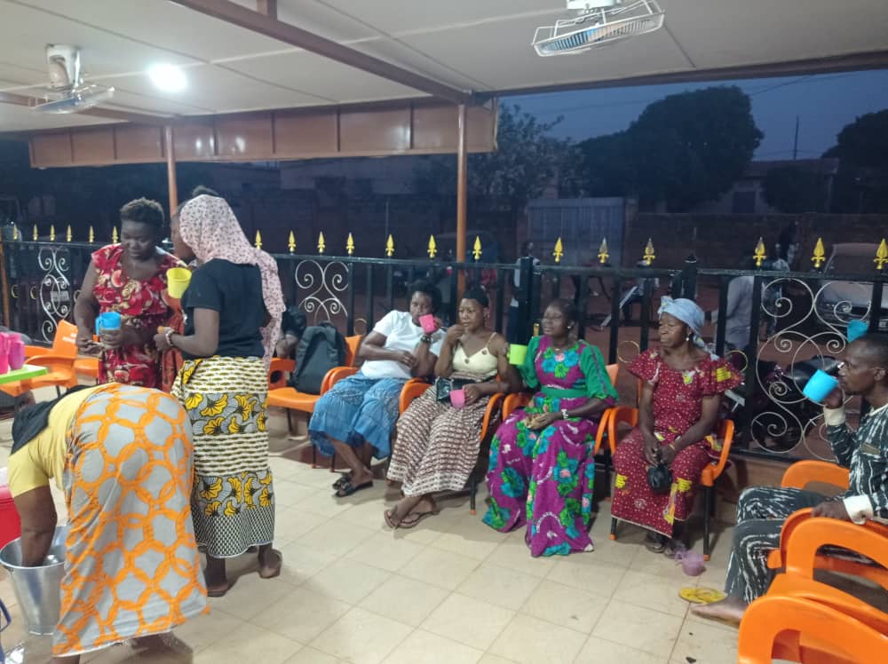 Rupture de jeûne collective à Bobo-Dioulasso : Des habitants du secteur 16 fraternisent autour d’un repas commun