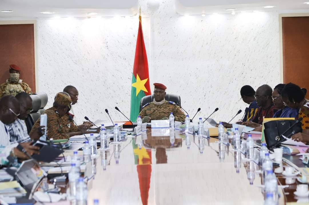 Burkina : Le Conseil des ministres autorise le recrutement de plus 7 000 agents par concours directs, session 2023