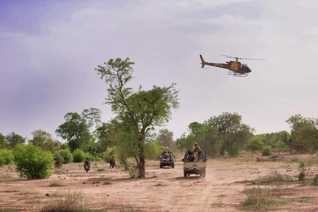Burkina Faso : Plusieurs terroristes tués et du matériel saisi dans des opérations aéroterrestres