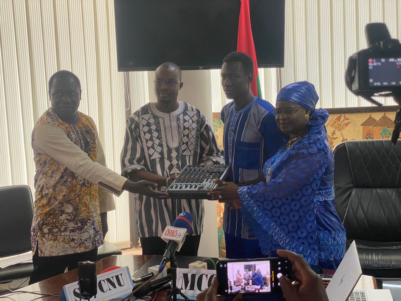 Medias au Burkina : 9 radios communautaires de la région du Liptako-Gourma reçoivent du matériel de la part de l’UNESCO