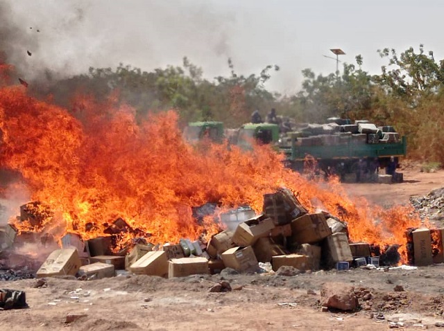 Lutte contre la fraude au Burkina : 45 tonnes de produits prohibés incinérés