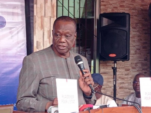 Littérature au Burkina : Soungalo Apollinaire Ouattara passe en revue les problèmes de gouvernance des États avec 