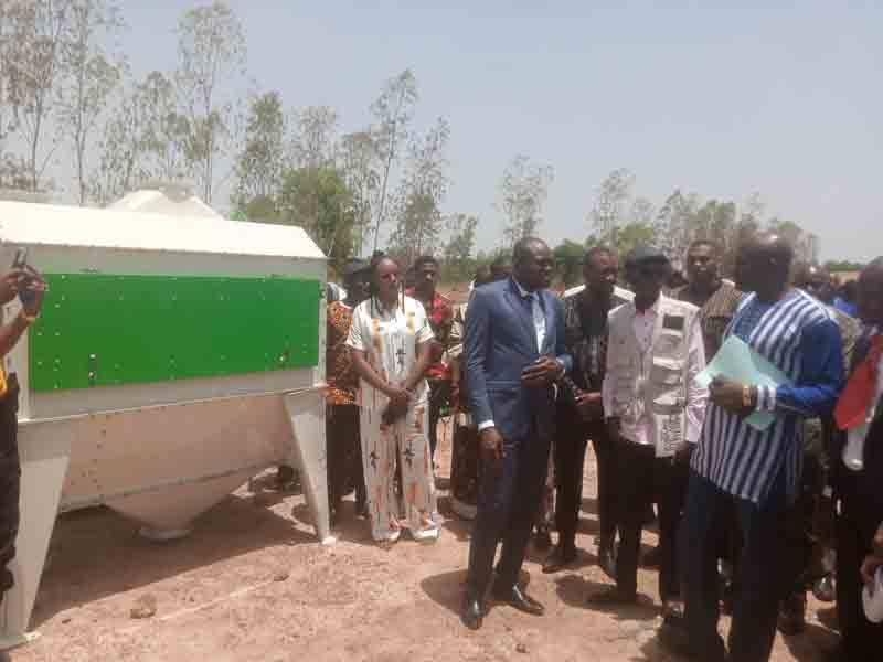 Visites d’unités industrielles et de salles de classes financées par le ministère de l’Economie à Bobo-Dioulasso : Le ministre Aboubakar Nacanabo satisfait des réalisations