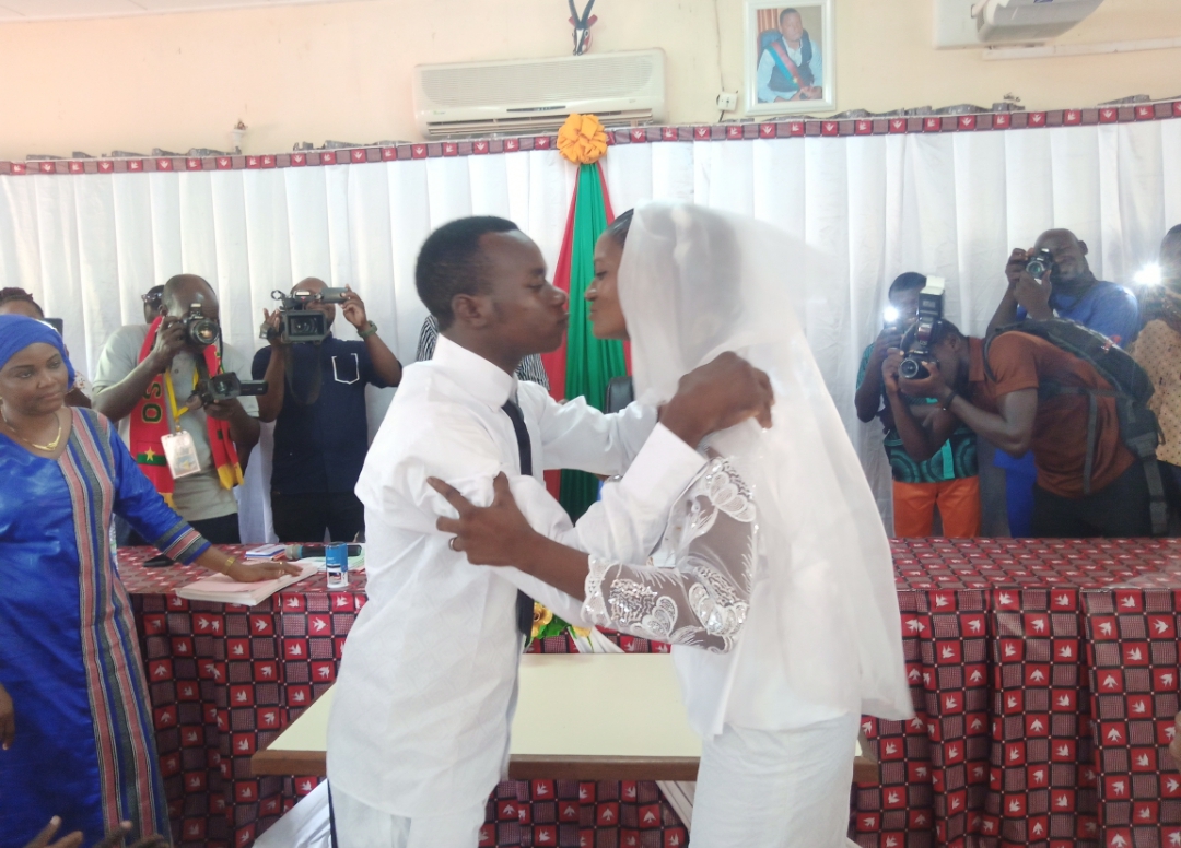 Mairie de Dédougou : Une vingtaine de couples se jurent amour et fidélité pour la vie 