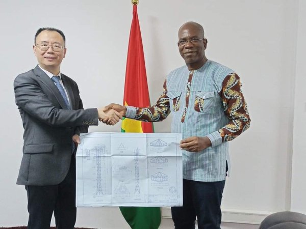 Réhabilitation du Stade du 4 août : La Chine remet au Burkina Faso les plans architecturaux de l’infrastructure