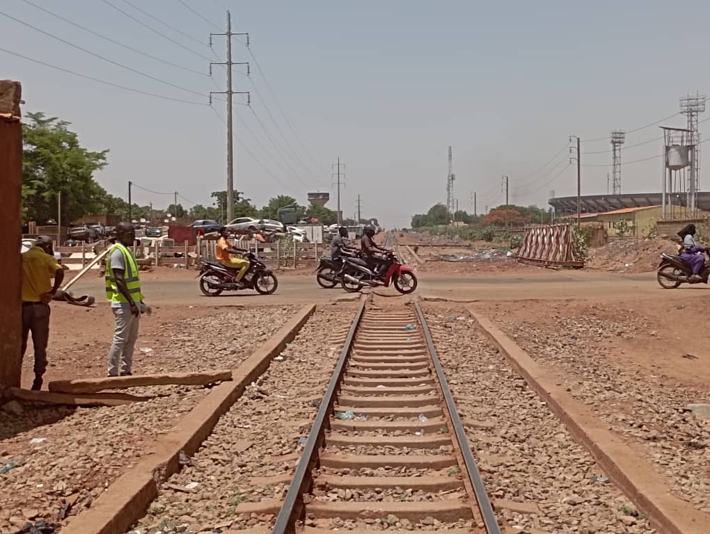 Chemin de fer : SITARAIL annonce des travaux de reprise de la voie ferrée du passage à niveau du Boulevard de la Jeunesse