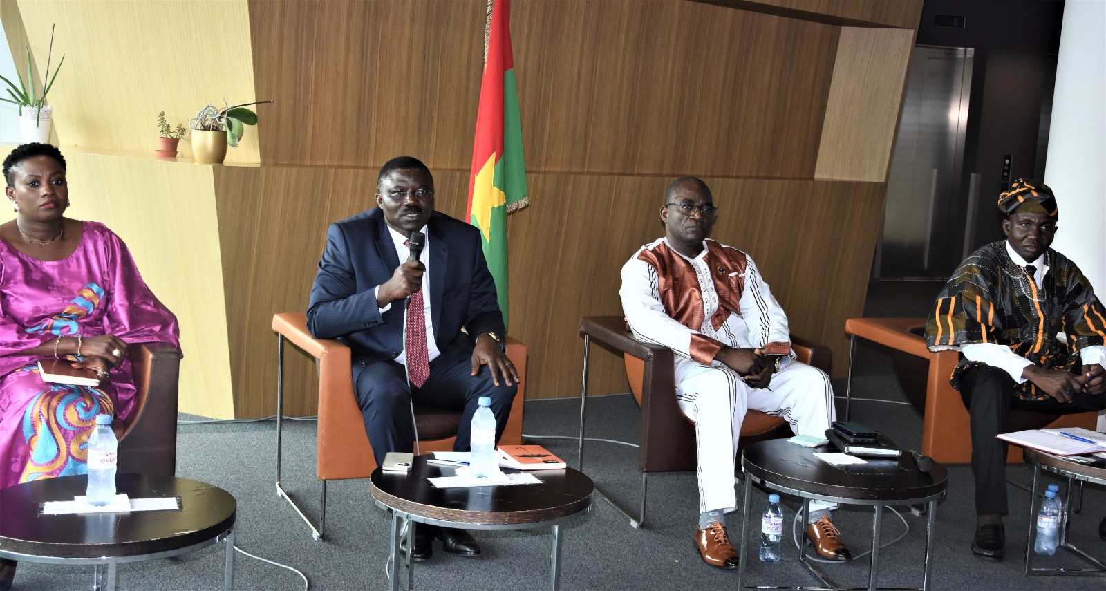 Diaspora burkinabè :  Le ministre Bassolma Bazié échange avec la communauté burkinabè vivant en Suisse et en France 