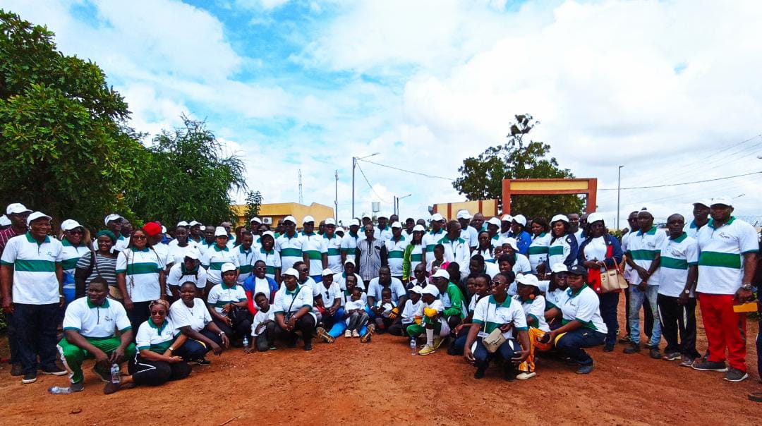 Burkina / Site de la centrale solaire de Zagtouli : L’association APRN met en terre plus de mille plants