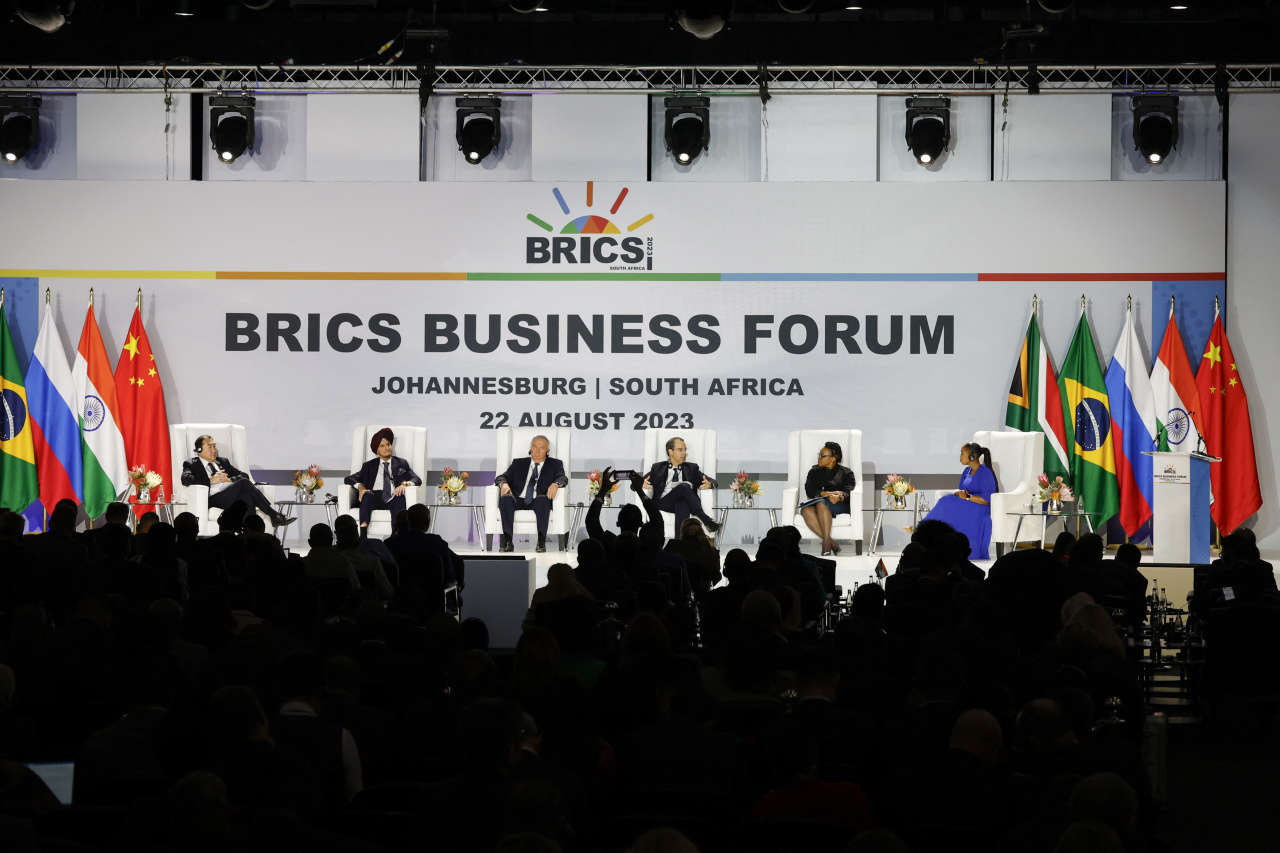 Les BRICS, un tigre en papier qui allonge sa queue mais à peur de s’attaquer à l’idole dollar lors de son 15e sommet en Afrique du Sud