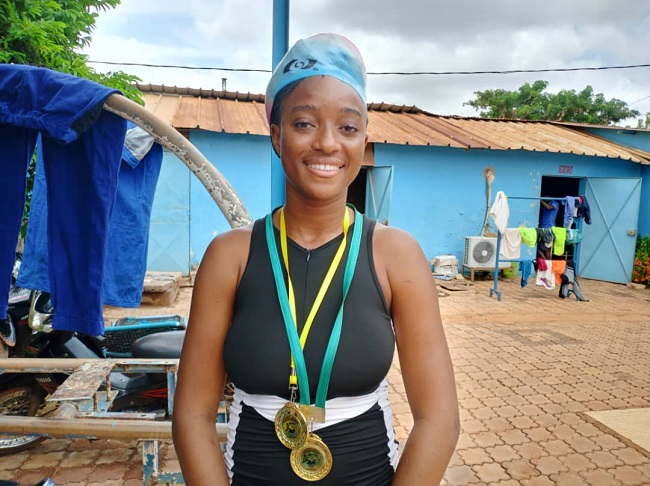 Burkina/sport : “Je rêve et je pense que c’est encore possible de participer aux jeux olympiques à Paris 2024” Elsa Wendyam Zoetaba, championne 2023 de natation en catégorie crawl.