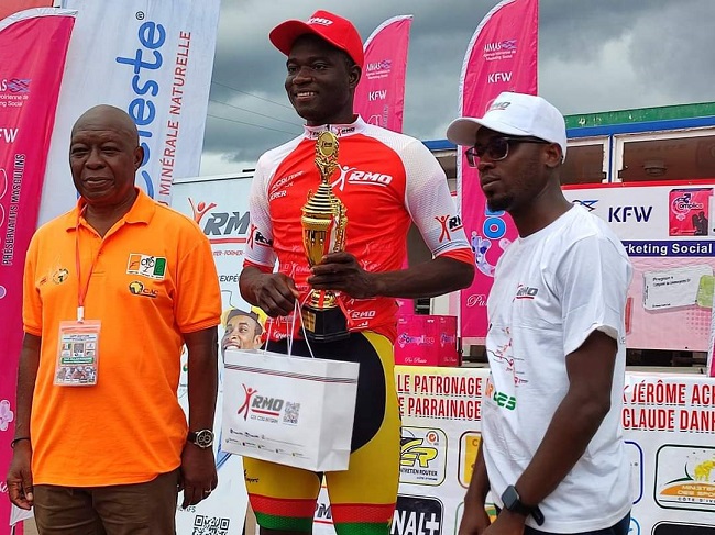 Tour cycliste de Côte d’Ivoire 2023 : Le Burkinabè Mahamadi Ilboudo remporte haut les mains la première étape