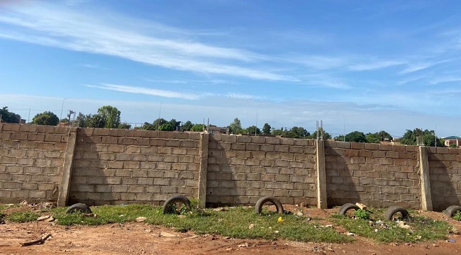 Secteur 29 de Ouagadougou : Des habitants manifestent contre la vente d’un terrain public et demandent l’intervention des autorités de la transition