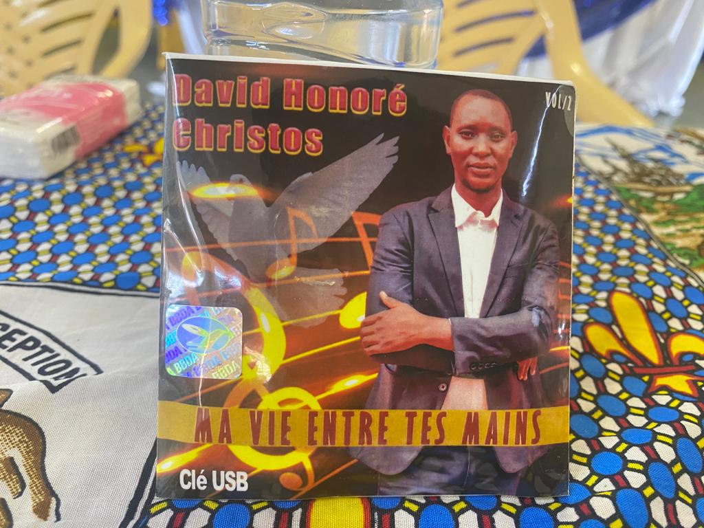 Musique religieuse : Le chantre David Honoré Christos loue le seigneur dans son nouvel album « Ma vie entre tes mains » 