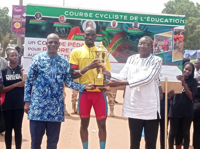 Burkina/Course cycliste de l’éducation : Boureima Nana de l’AS BESSEL s’offre la première édition