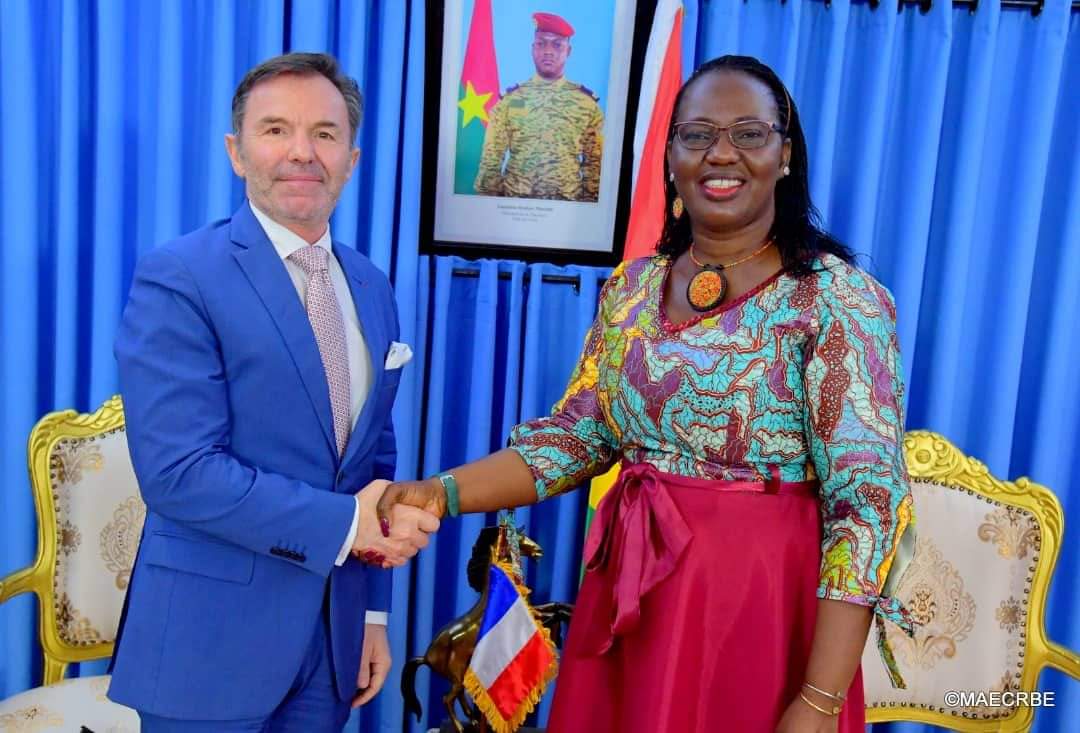 Coopération bilatérale : Le Chargé d’Affaires de l’ambassade de France chez la Cheffe de la diplomatie burkinabè