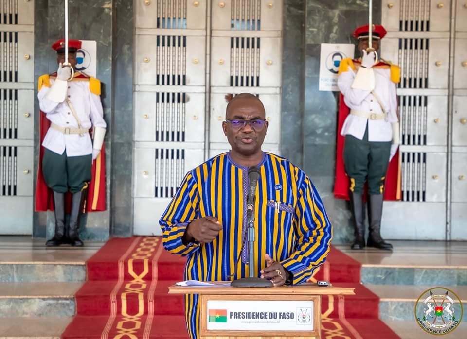 Burkina / Administration publique : Le gouvernement adopte un texte pour renforcer la discipline et le professionnalisme     