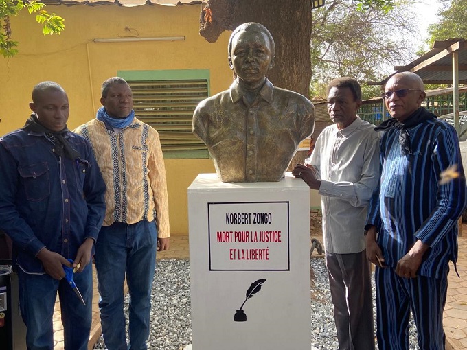 Burkina : 25 ans après son assassinat, le buste de Norbert Zongo trône désormais au Centre national de presse