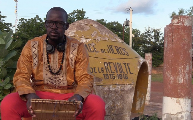 Burkina / Culture : « Un musicien qui chante pour les autres est un mauvais musicien », croit savoir l’artiste Dozoss